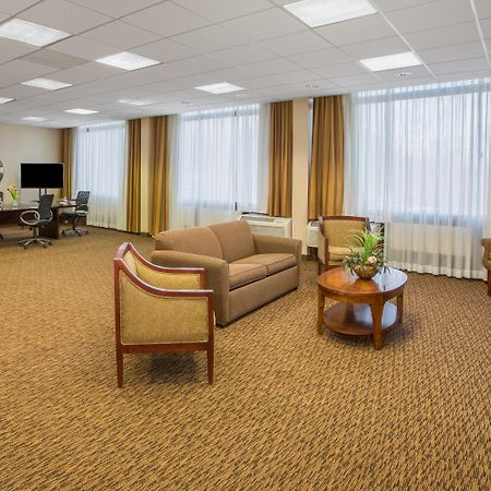 Crowne Plaza Cleveland Airport, An Ihg Hotel Мидлберг-Хайтс Экстерьер фото