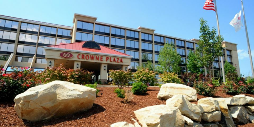 Crowne Plaza Cleveland Airport, An Ihg Hotel Мидлберг-Хайтс Экстерьер фото